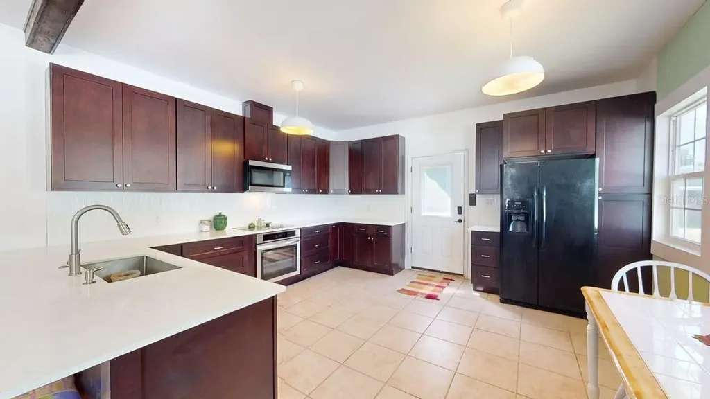 2010 S Maple Avenue Sanford FL 32771