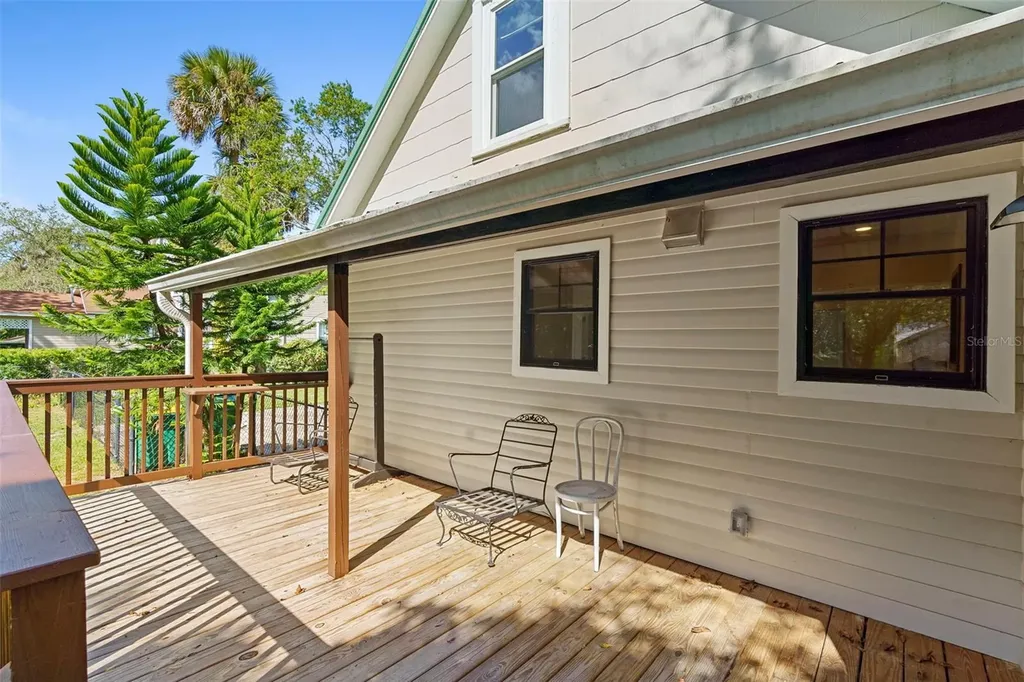 210 W University Avenue Deland FL 32720