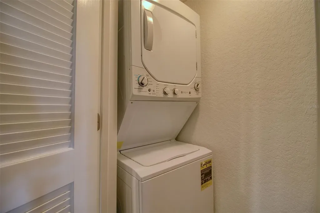 702 Lyndhurst Street Dunedin FL 34698