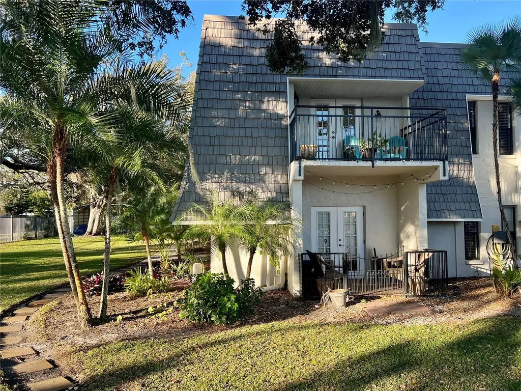 702 Lyndhurst Street Dunedin FL 34698