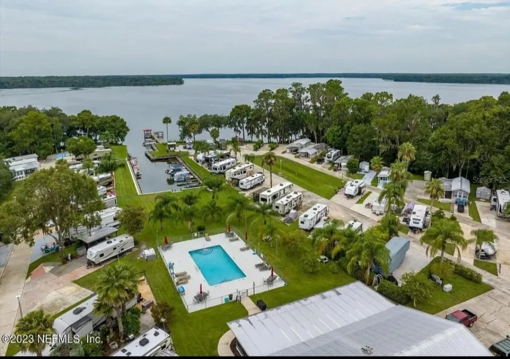 1074 Front Street Welaka FL 32193