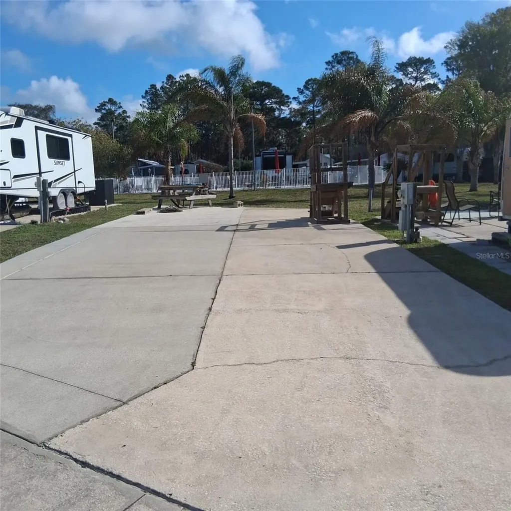 1074 Front Street Welaka FL 32193