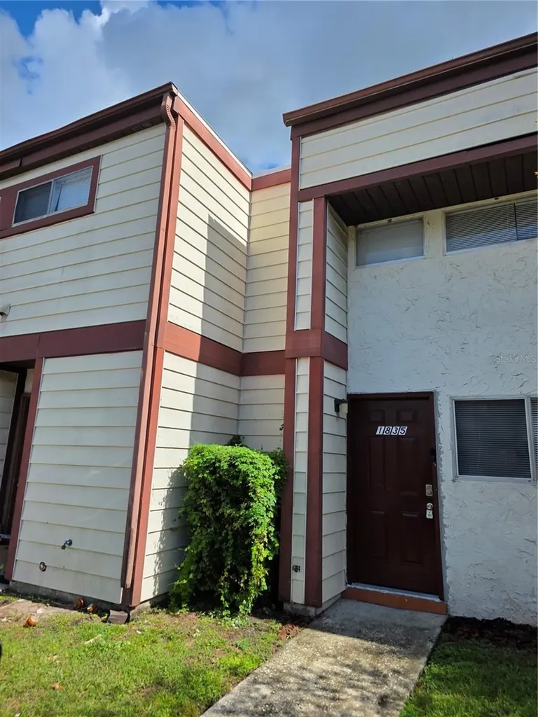1835 Warringwood Drive Orlando FL 32839