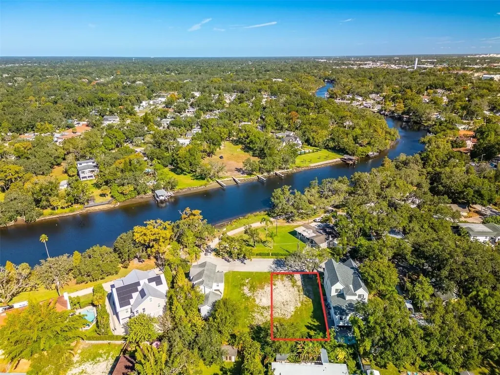 312 North Street W Tampa FL 33604