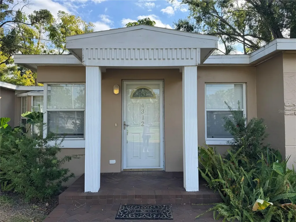 4312 S Clark Avenue Tampa FL 33611