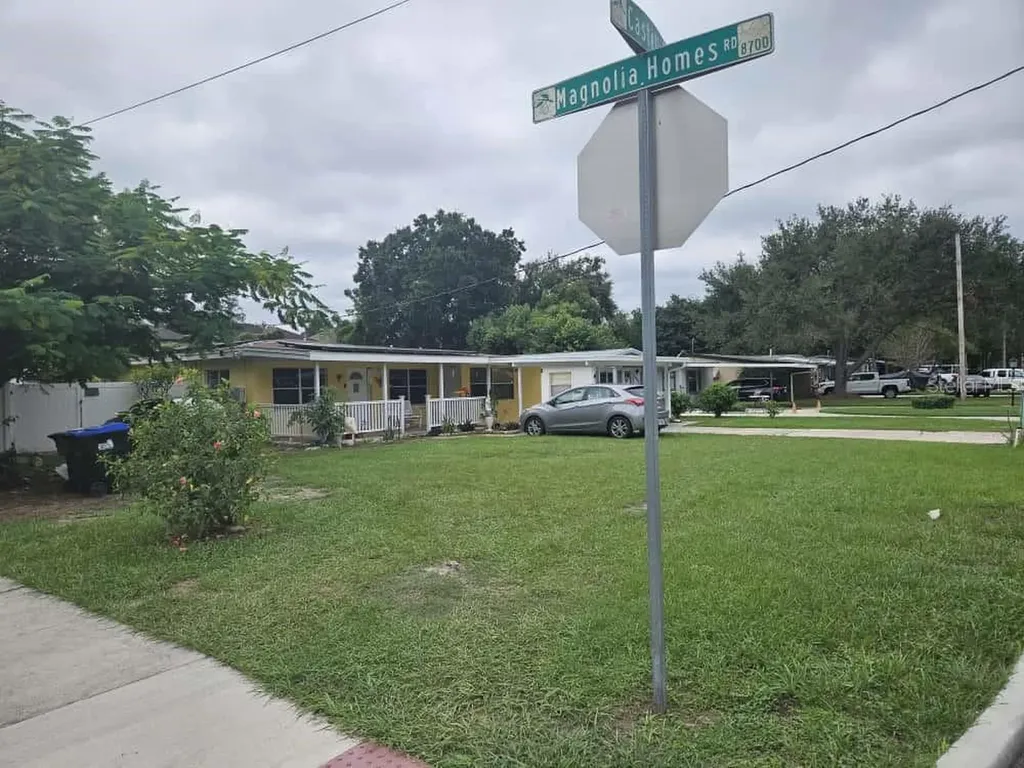 3902 Castell Drive Orlando FL 32810
