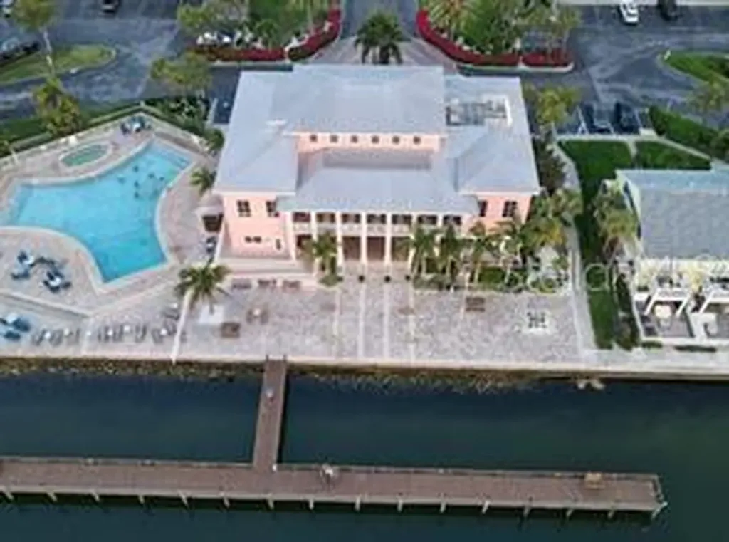 5075 Starfish Drive SE St Petersburg FL 33705