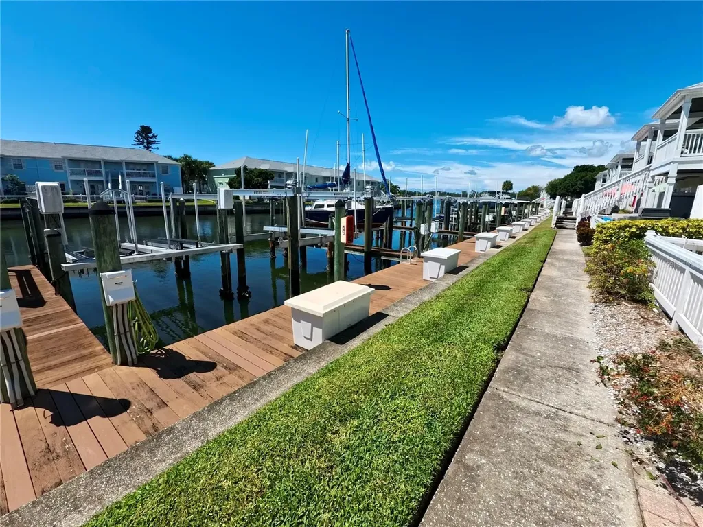 5075 Starfish Drive SE St Petersburg FL 33705