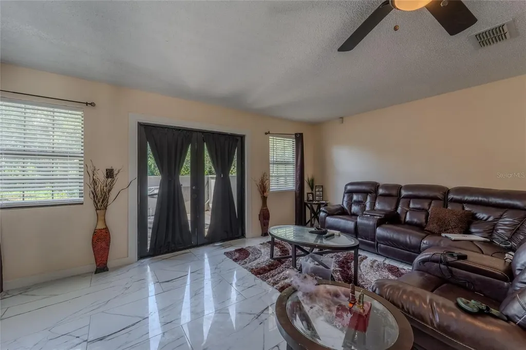 5044 College Drive Orlando FL 32811