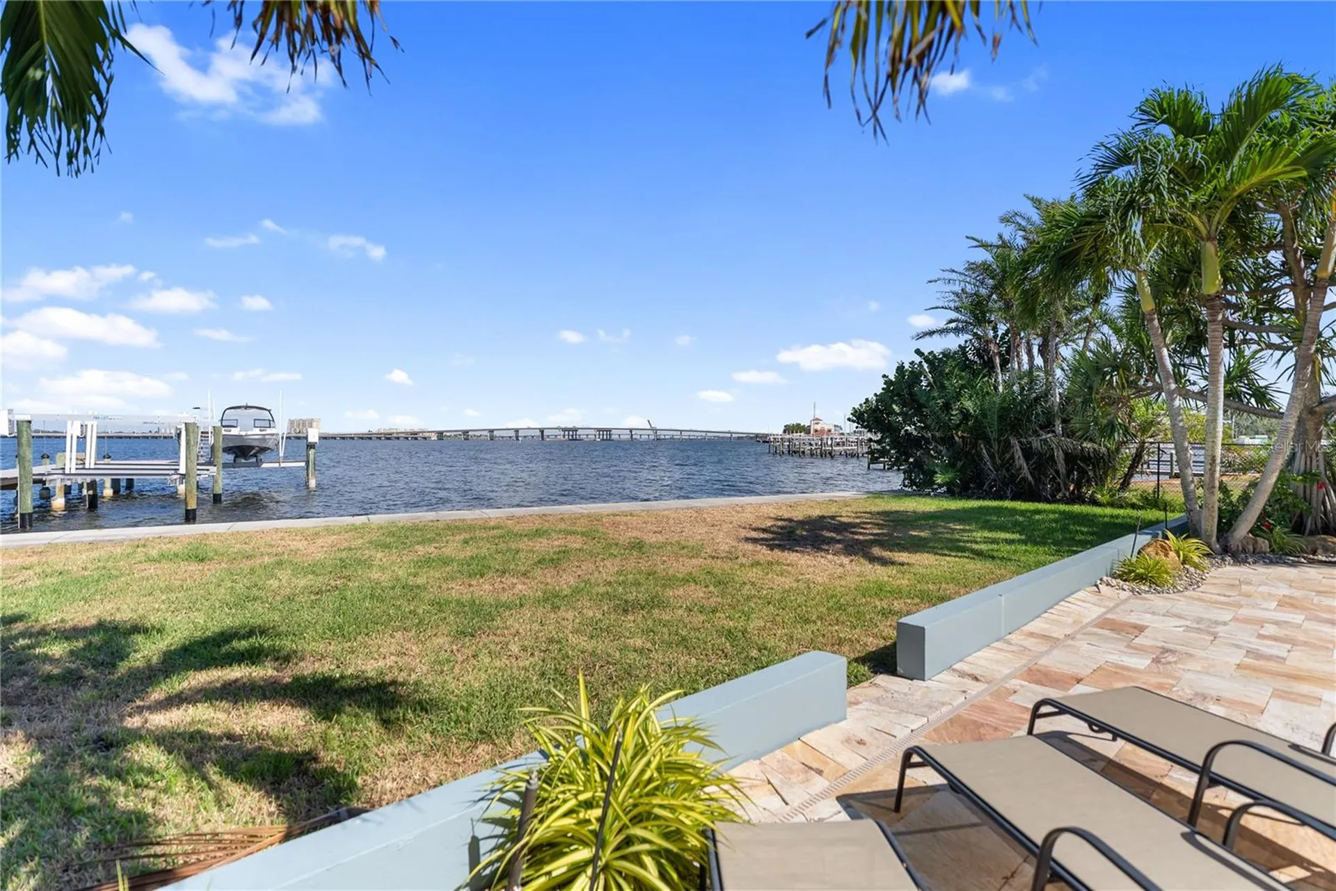 1710 Point Pleasant Avenue W Bradenton FL 34205
