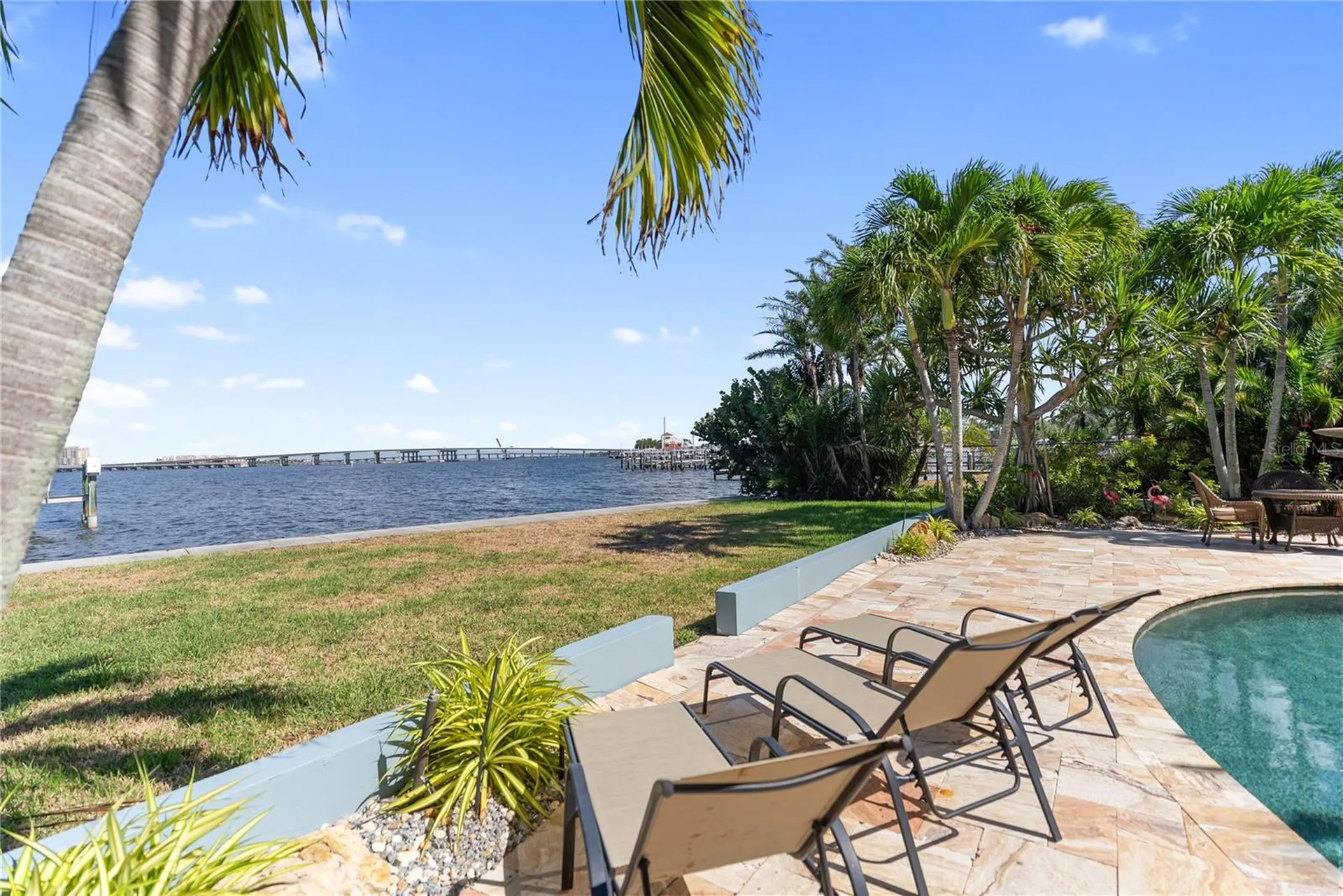 1710 Point Pleasant Avenue W Bradenton FL 34205