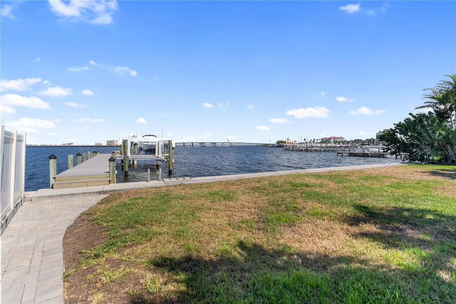 1710 Point Pleasant Avenue W Bradenton FL 34205