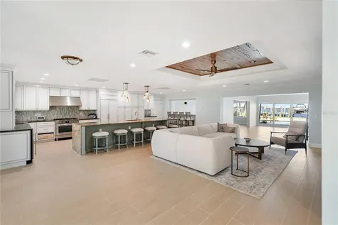 1710 Point Pleasant Avenue W Bradenton FL 34205