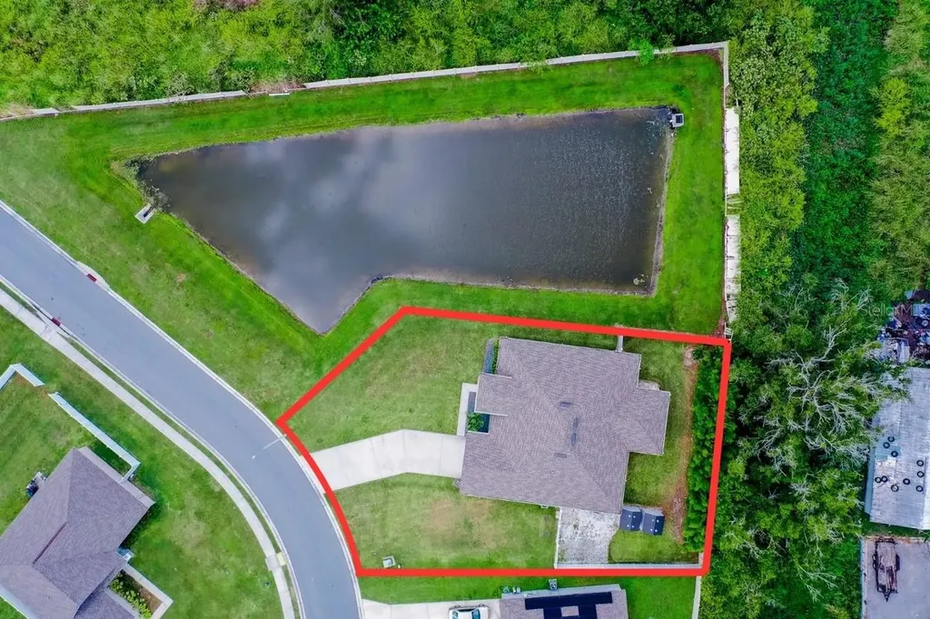 230 Cove At Eagle Lake Circle Eagle Lake FL 33839