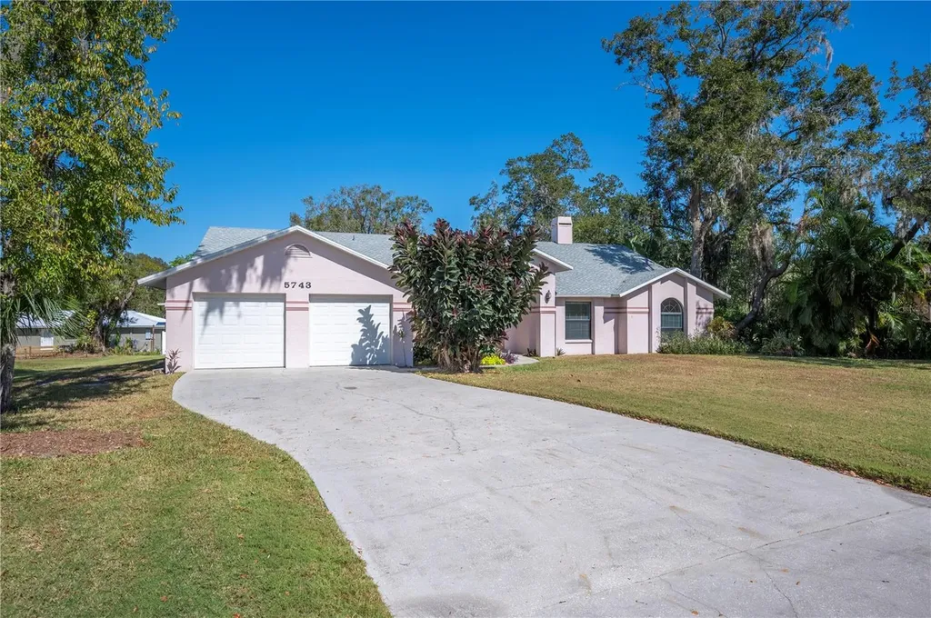 5743 Deer Flag Drive Lakeland FL 33811