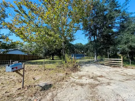 11651 SE 82nd Street Morriston FL 32668