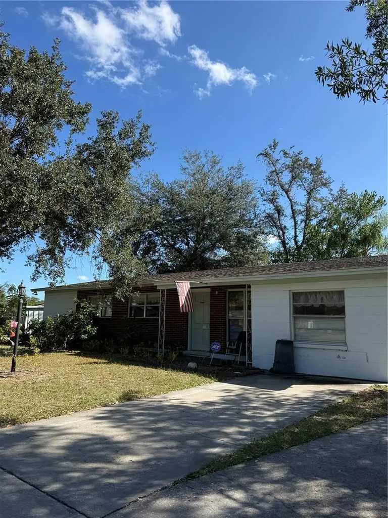 8801 Chinaberry Drive Tampa FL 33637