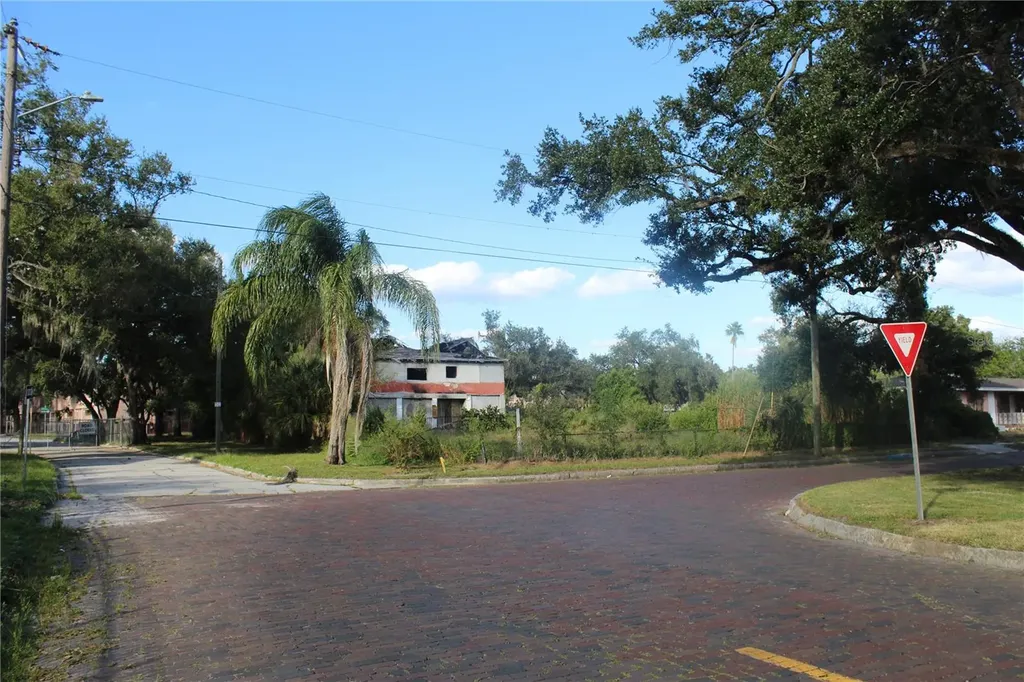 414 - 418 E Emily Street Tampa FL 33603