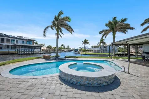 5596 Avenida Pescadora Fort Myers Beach FL 33931