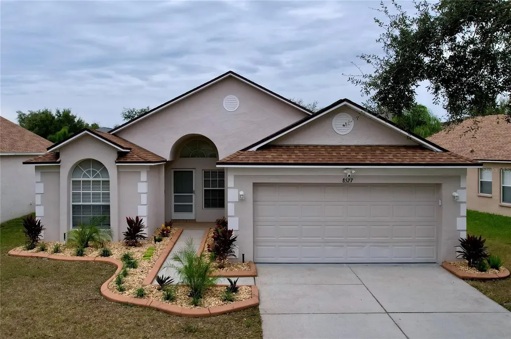 8527 Carriage Pointe Drive Gibsonton FL 33534