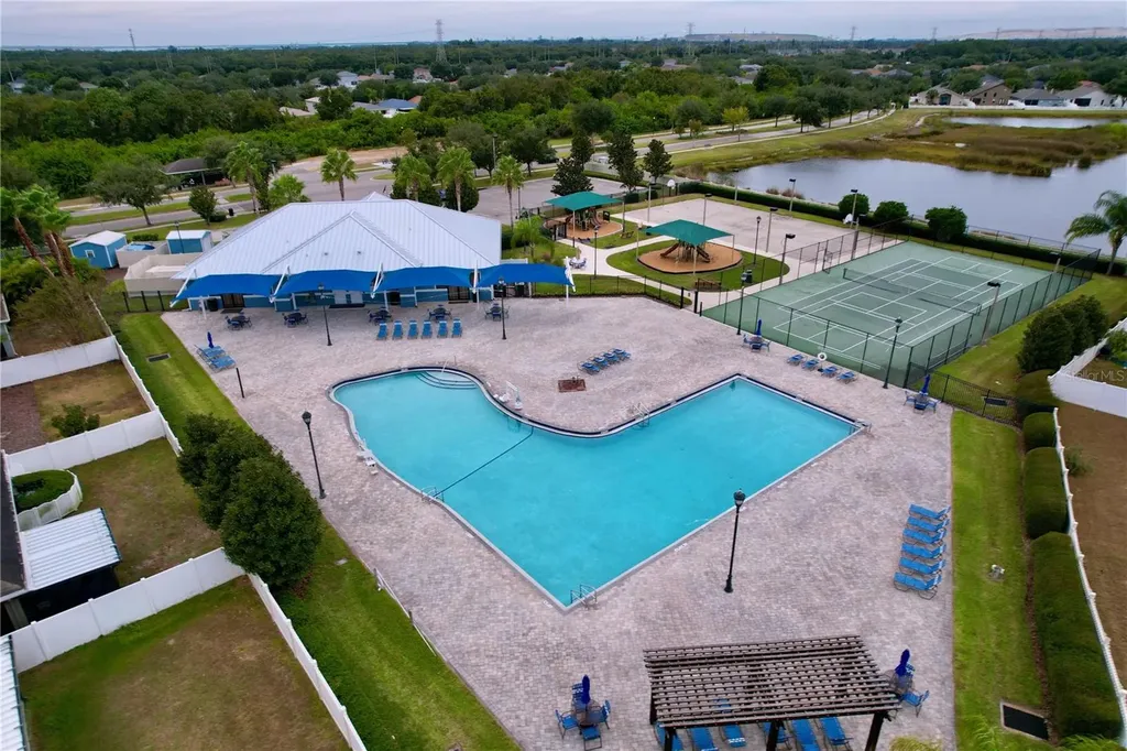 8527 Carriage Pointe Drive Gibsonton FL 33534