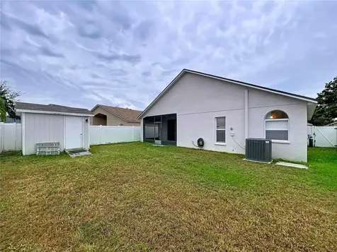 8527 Carriage Pointe Drive Gibsonton FL 33534