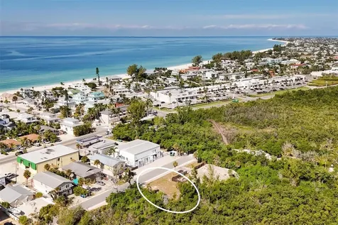 3017 Avenue C Holmes Beach FL 34217