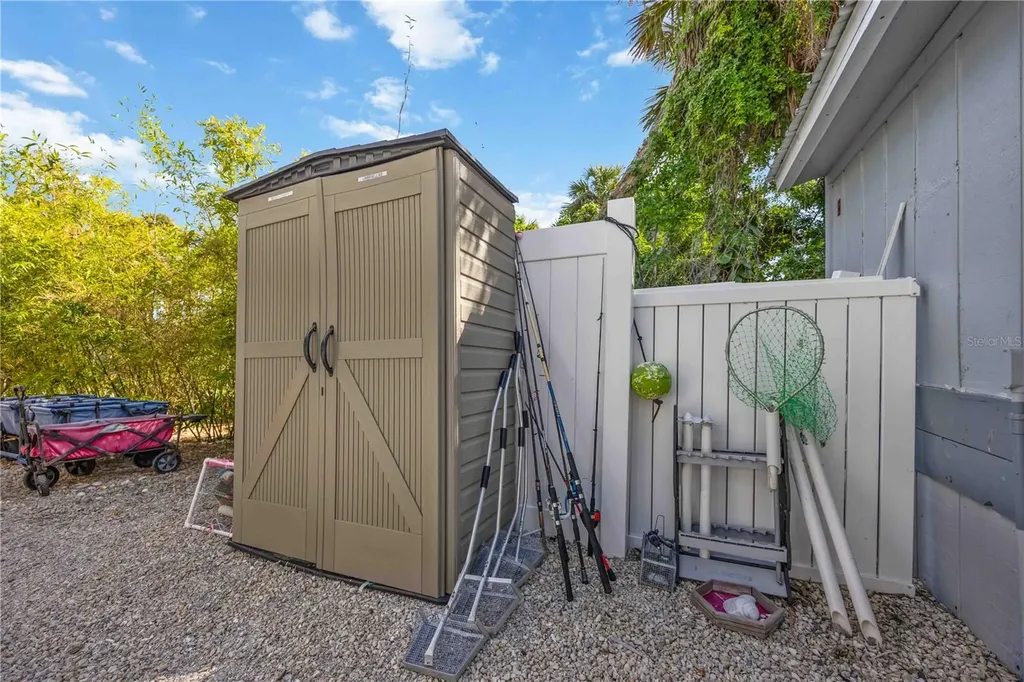 5075 N Beach Road Englewood FL 34223