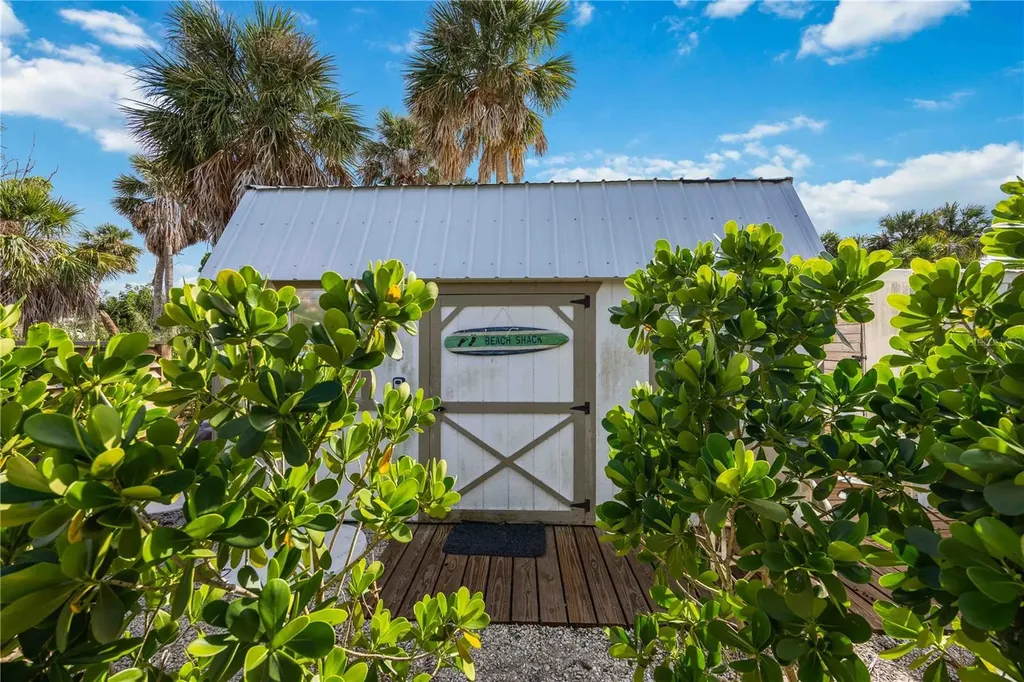 5075 N Beach Road Englewood FL 34223