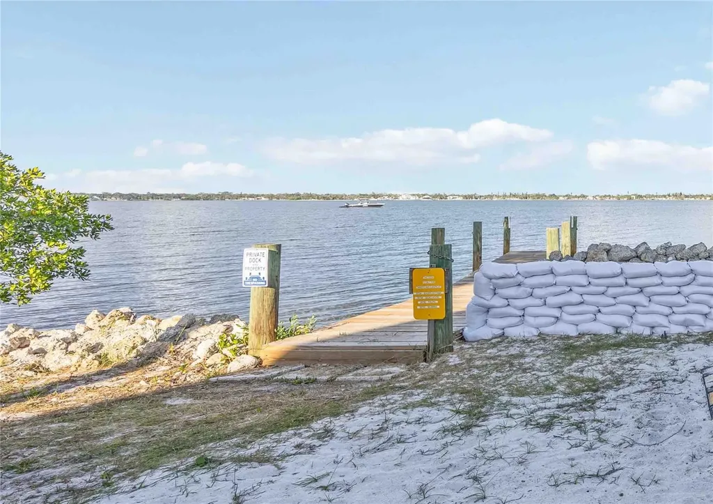 5075 N Beach Road Englewood FL 34223