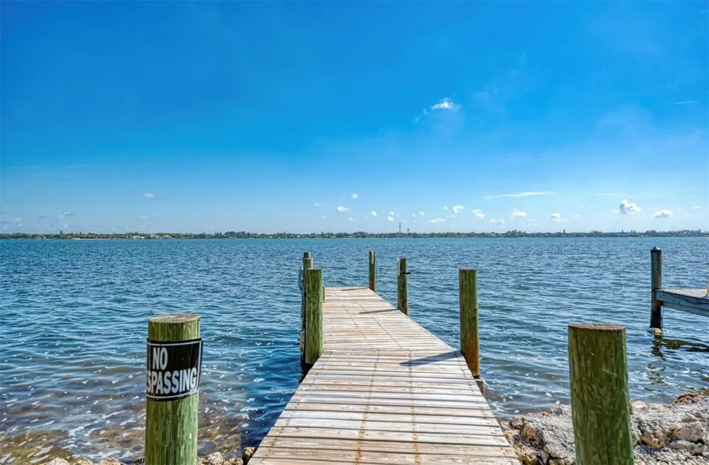 5075 N Beach Road Englewood FL 34223