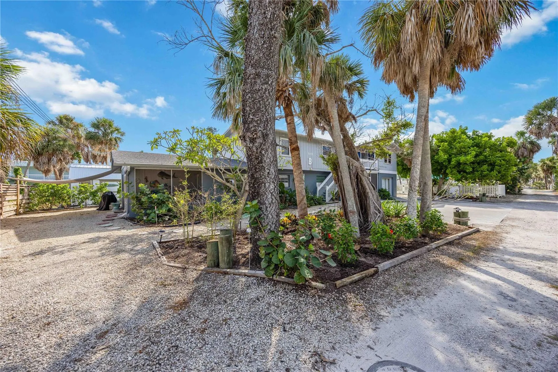 5075 N Beach Road Englewood FL 34223