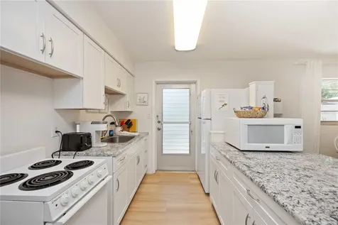 5075 N Beach Road Englewood FL 34223