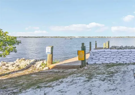 5075 N Beach Road Englewood FL 34223