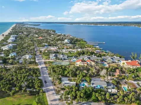 5075 N Beach Road Englewood FL 34223