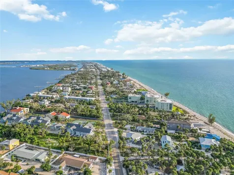 5075 N Beach Road Englewood FL 34223
