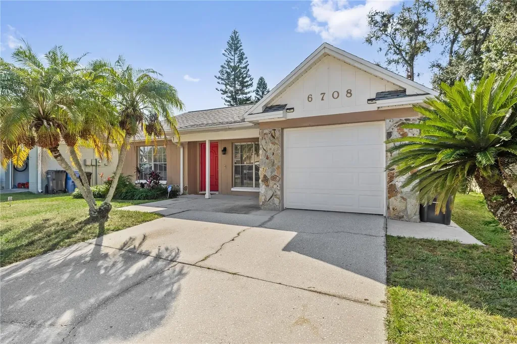 6708 Swain Avenue Tampa FL 33625