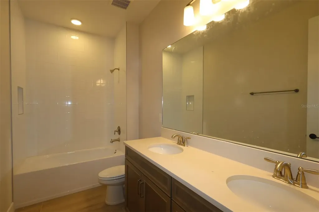 3326 Wolf Lake Avenue Apopka FL 32712