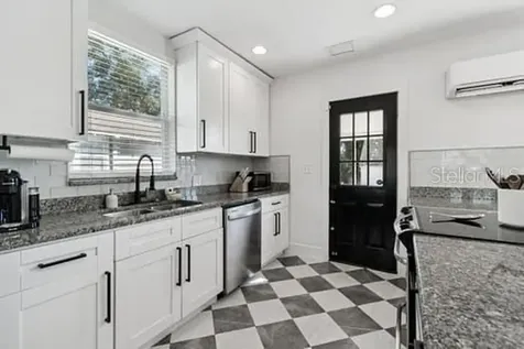 3330 8th Avenue N St Petersburg FL 33713