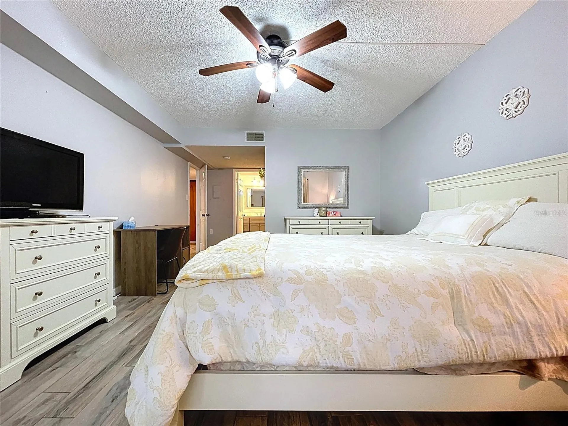 2587 Countryside Boulevard Clearwater FL 33761