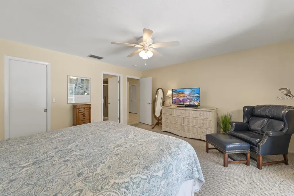 1895 Buccaneer Circle Sarasota FL 34231