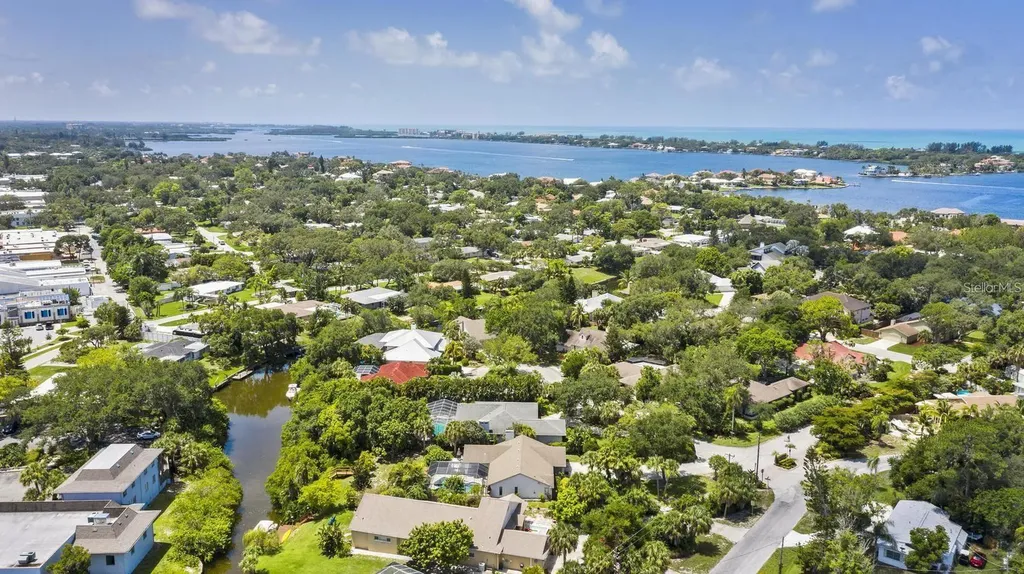 1895 Buccaneer Circle Sarasota FL 34231