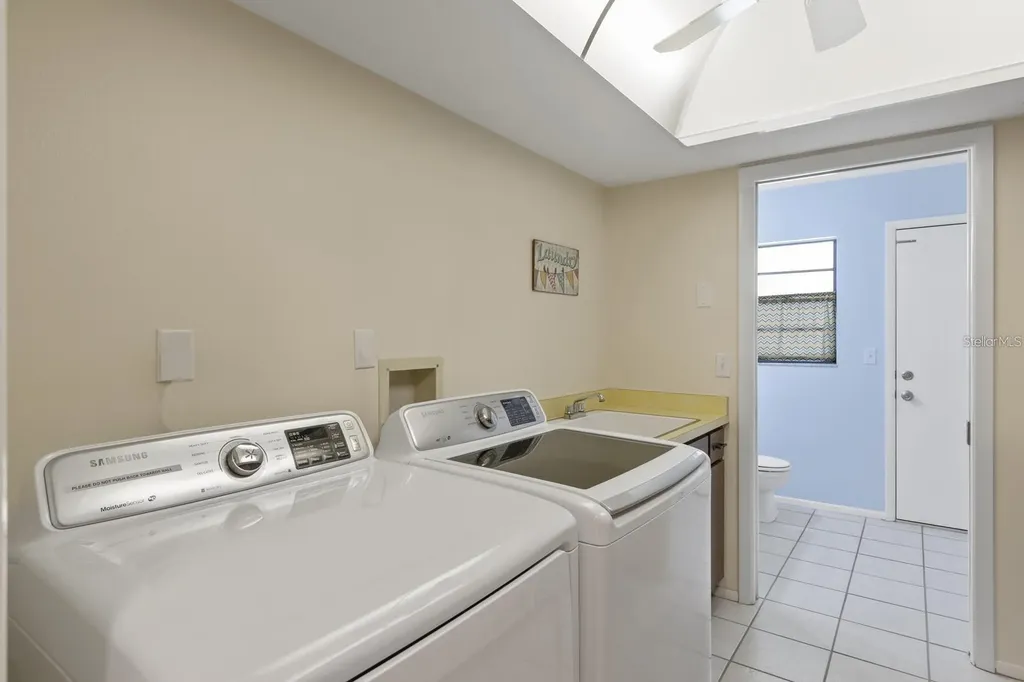 1895 Buccaneer Circle Sarasota FL 34231