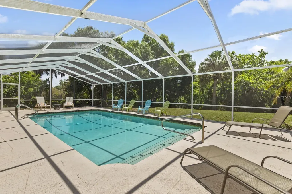 1895 Buccaneer Circle Sarasota FL 34231