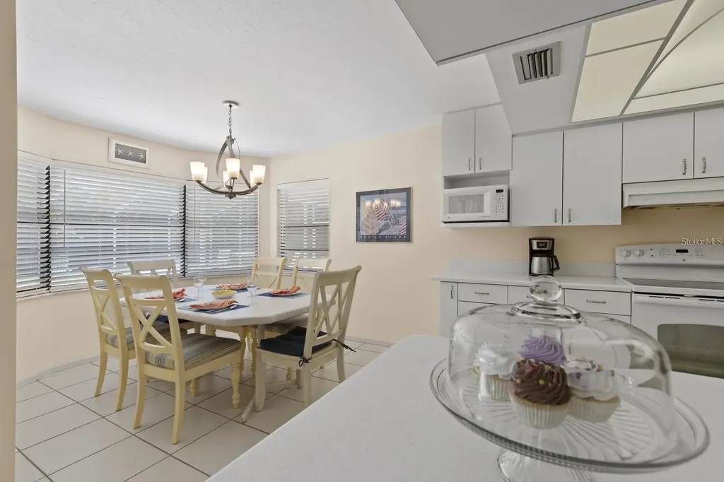 1895 Buccaneer Circle Sarasota FL 34231