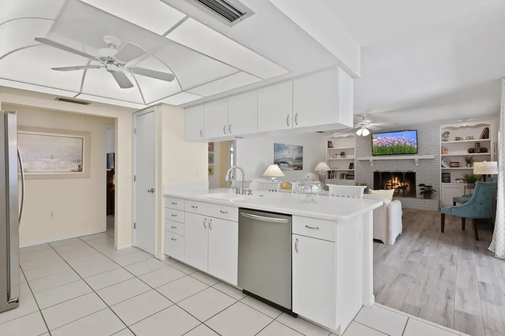 1895 Buccaneer Circle Sarasota FL 34231