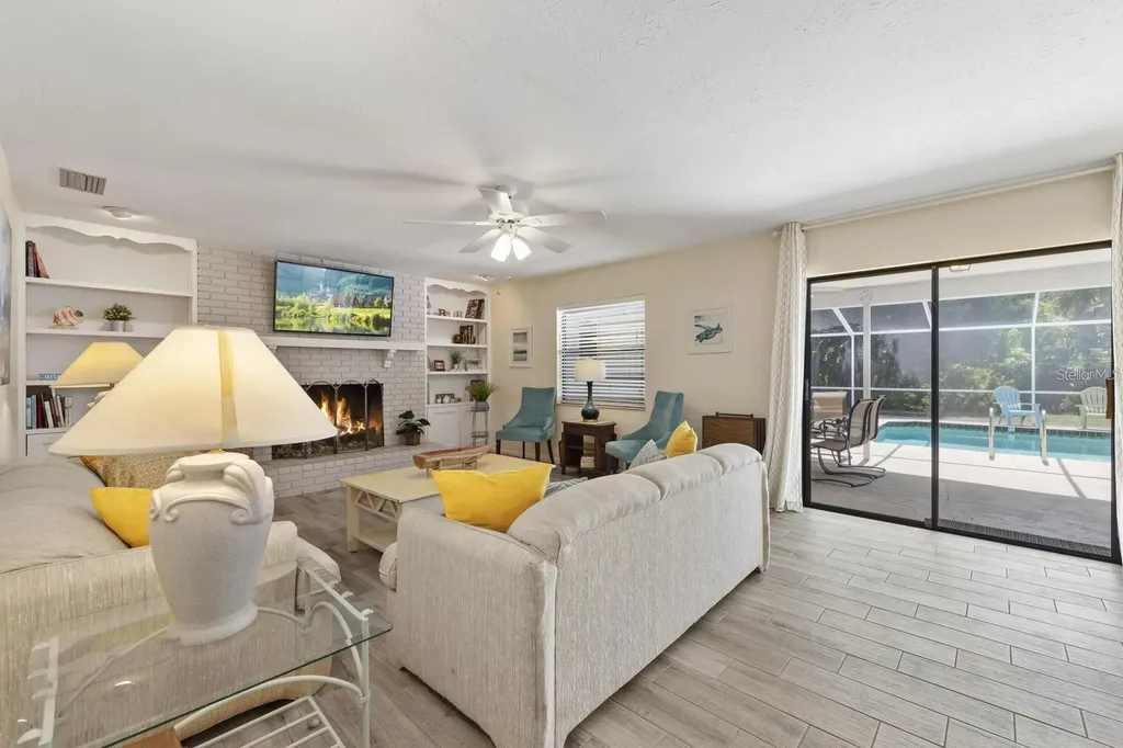 1895 Buccaneer Circle Sarasota FL 34231