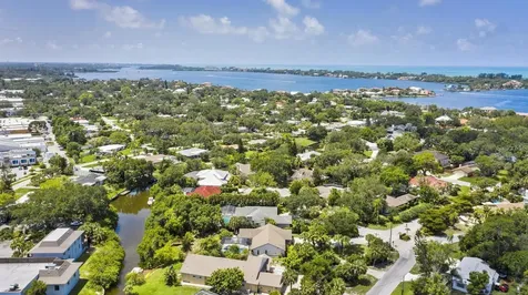 1895 Buccaneer Circle Sarasota FL 34231