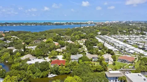 1895 Buccaneer Circle Sarasota FL 34231