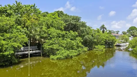 1895 Buccaneer Circle Sarasota FL 34231
